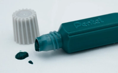 Farby do tkanin – pomysł na świetną zabawę nie tylko dla dzieci