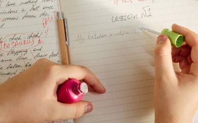 Korektory i zmaziki - jak działają?