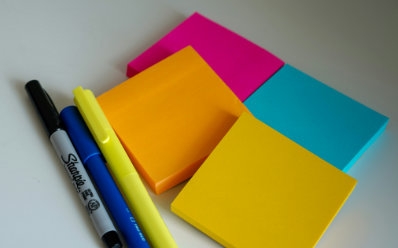 Karteczki samoprzylepne – rodzaje